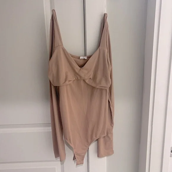 Blush Long sleeve Bodysuit - Picture 2 of 2